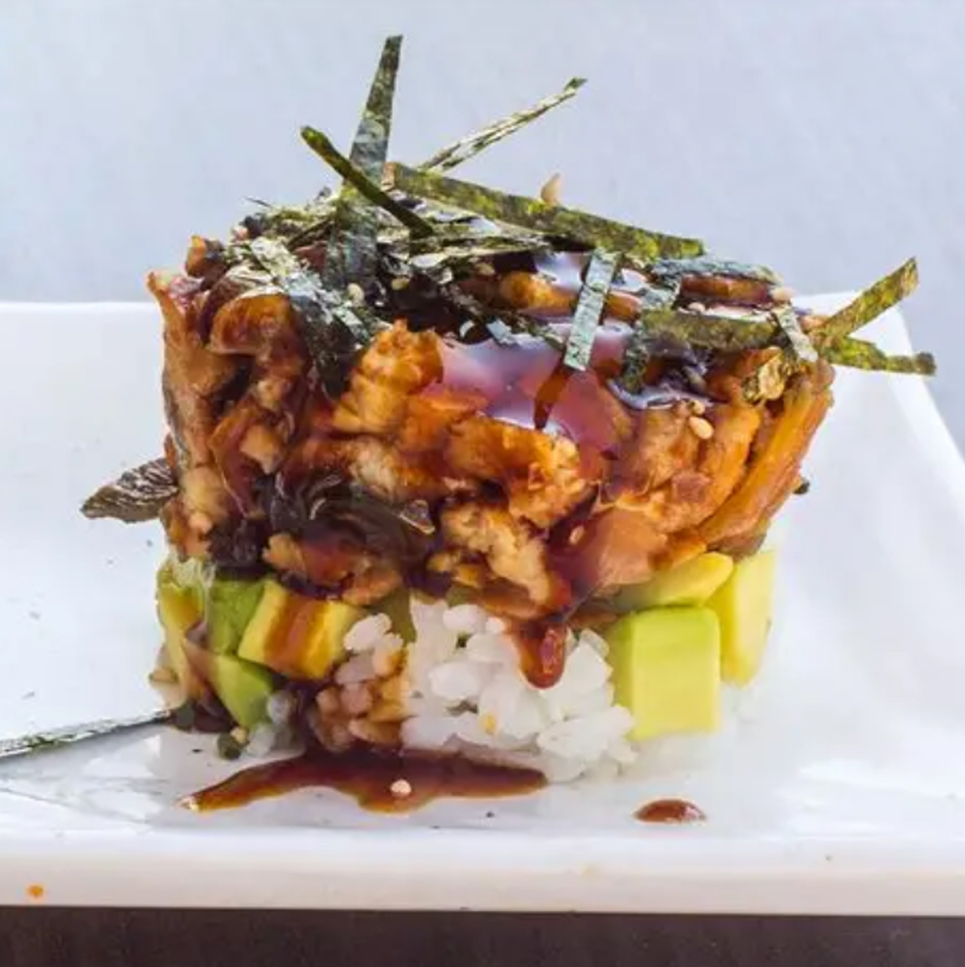 Tartar Anquila aguacate