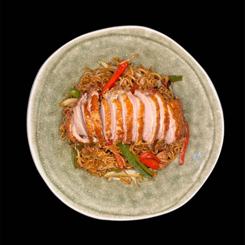 Yakisoba con pato asado