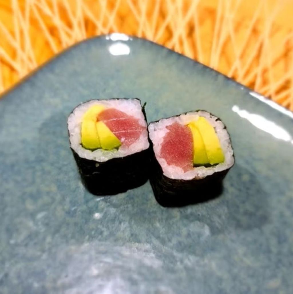 Maki atun y aguacate 8uds